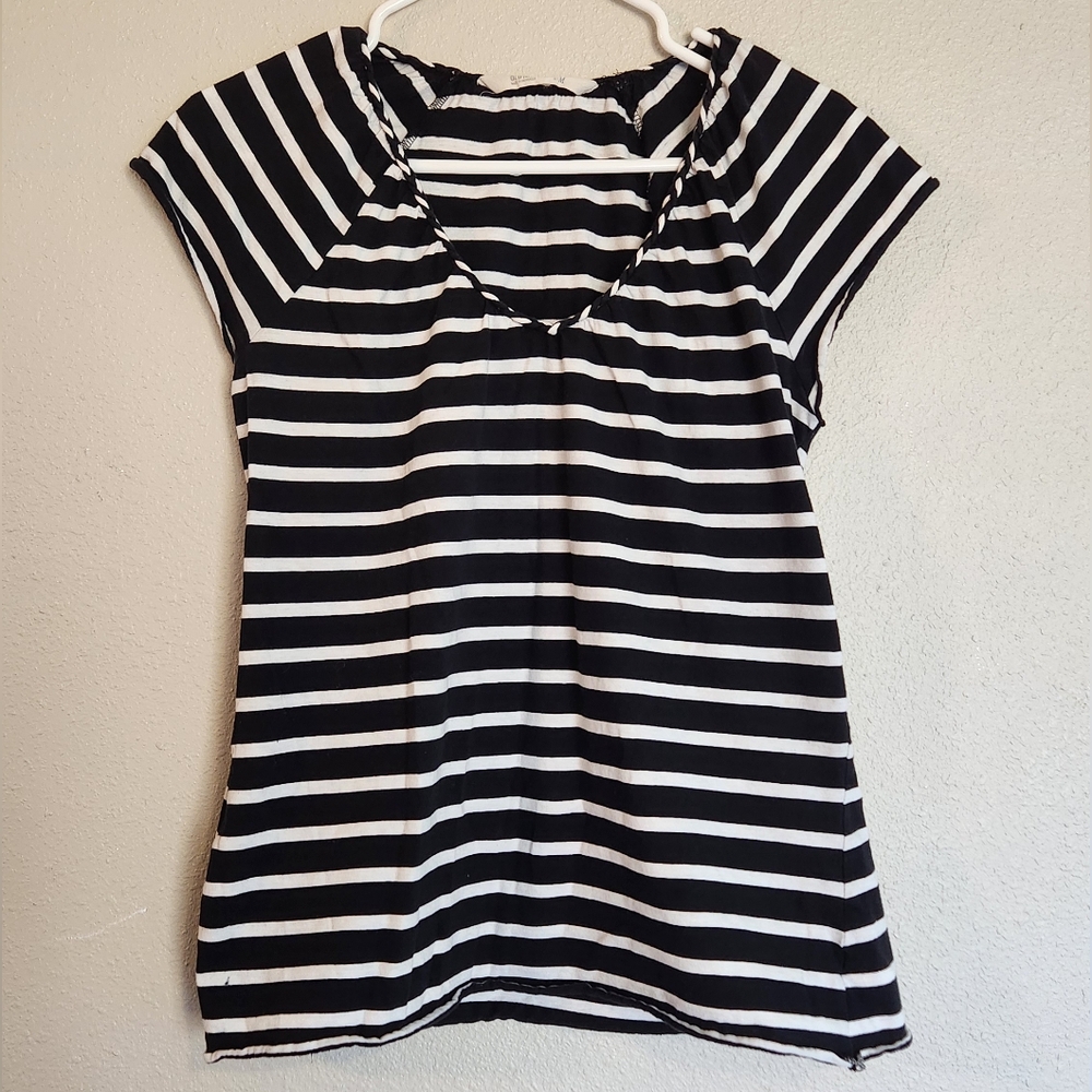 Old Navy Black And White Striped Shirt Size M